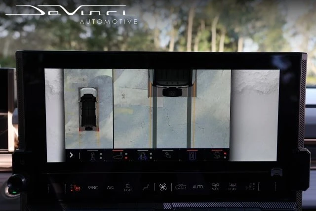 2024 GMC Hummer EV - Image 19 of 21