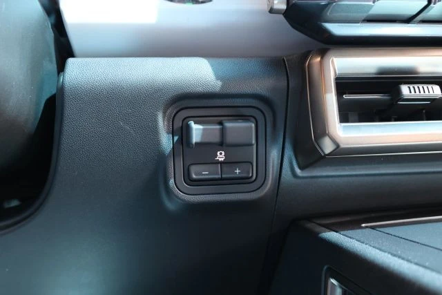 2024 GMC Hummer EV - Image 22 of 31