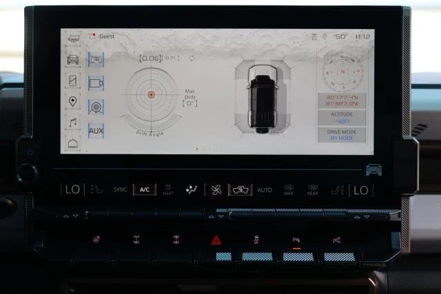 2024 GMC Hummer EV - Image 15 of 21
