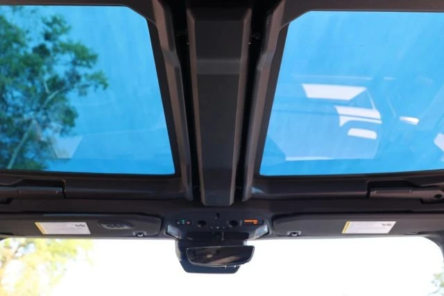 2024 GMC Hummer EV - Image 28 of 31
