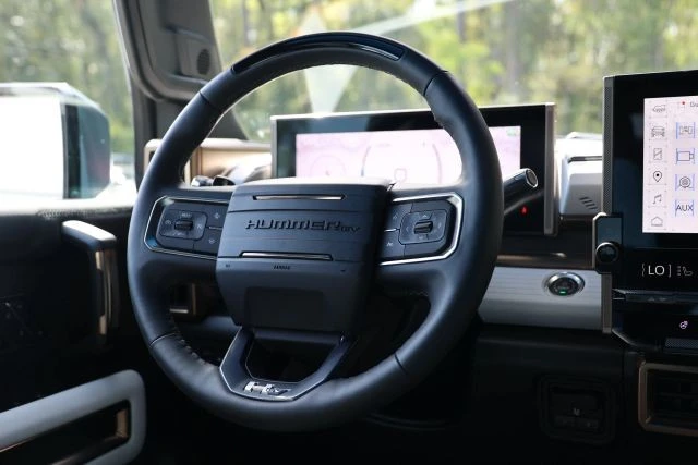 2024 GMC Hummer EV - Image 12 of 21