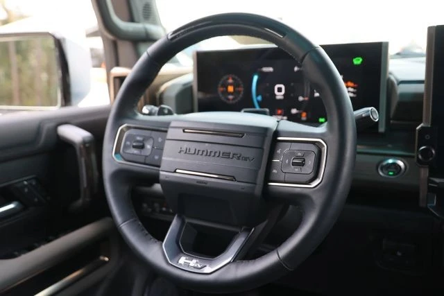 2024 GMC Hummer EV - Image 11 of 12