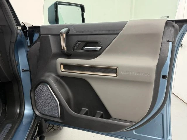 2024 GMC Hummer EV - Image 18 of 21