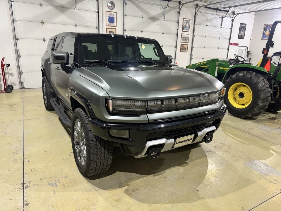 2024 GMC Hummer EV - Image 6 of 12