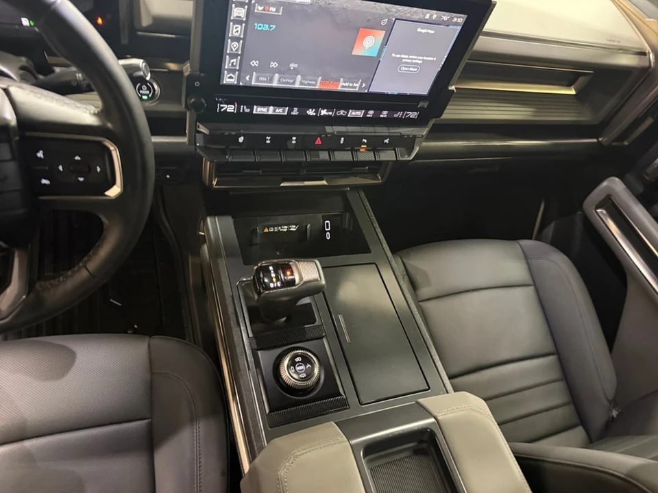 2024 GMC Hummer EV - Image 12 of 25