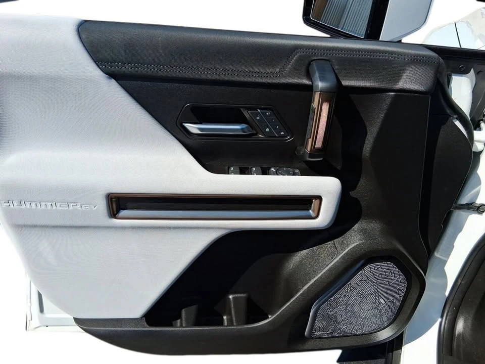 2024 GMC Hummer EV - Image 13 of 20
