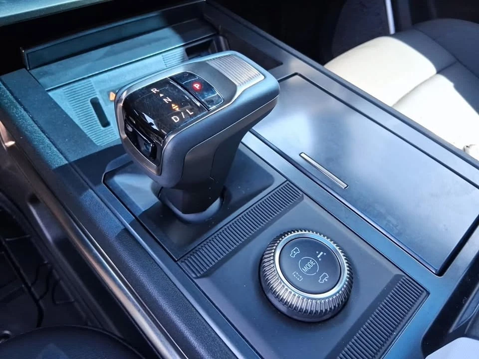 2024 GMC Hummer EV - Image 18 of 20