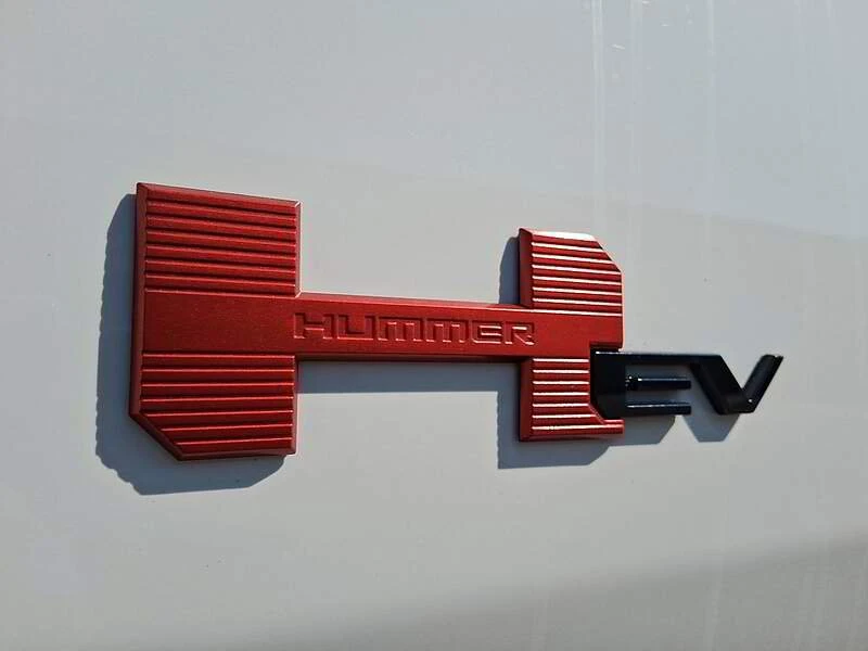 2024 GMC Hummer EV - Image 9 of 20