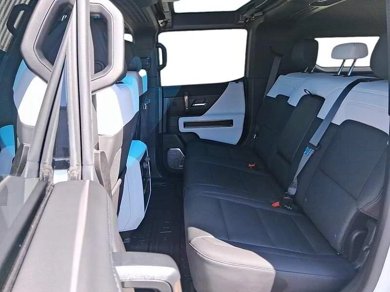 2024 GMC Hummer EV - Image 11 of 20
