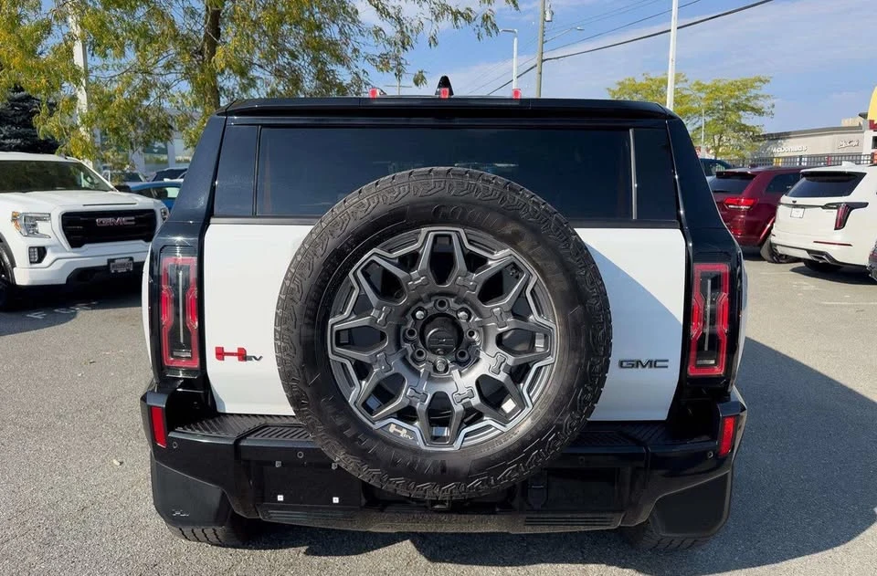 2024 GMC Hummer EV - Image 6 of 19