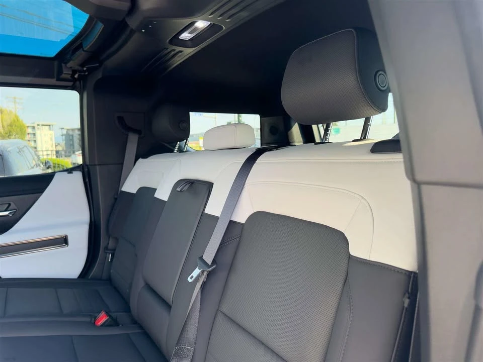 2024 GMC Hummer EV - Image 18 of 19