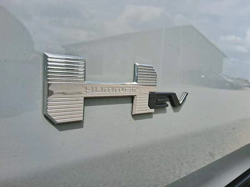 2024 GMC Hummer EV - Image 9 of 20