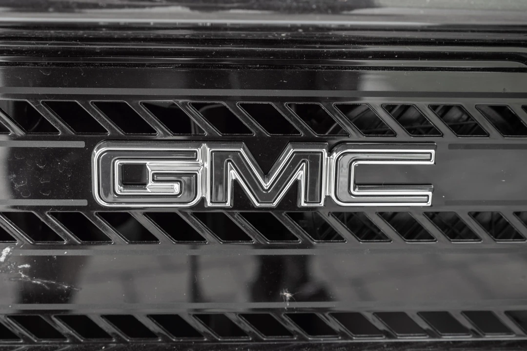 2024 GMC Hummer EV - Image 15 of 31