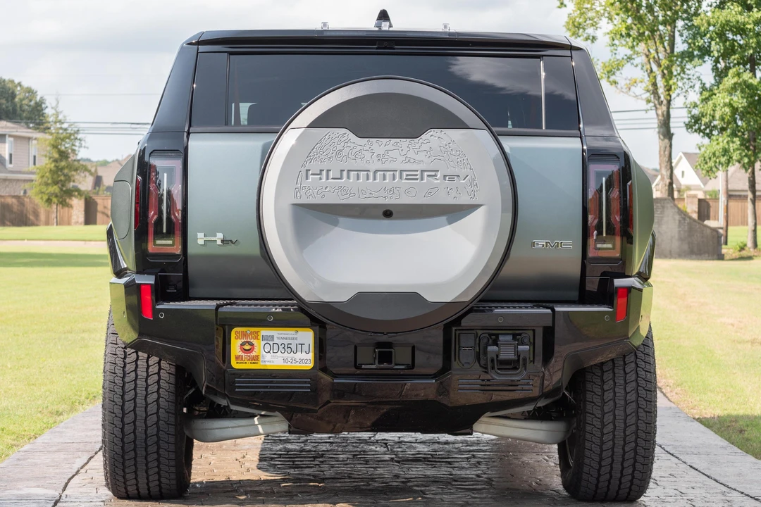2024 GMC Hummer EV - Image 5 of 31
