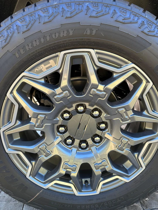 2024 GMC Hummer EV - Image 24 of 31