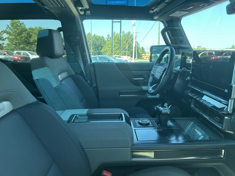 2024 GMC Hummer EV - Image 31 of 31