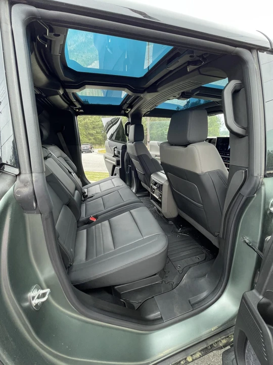 2024 GMC Hummer EV - Image 26 of 31