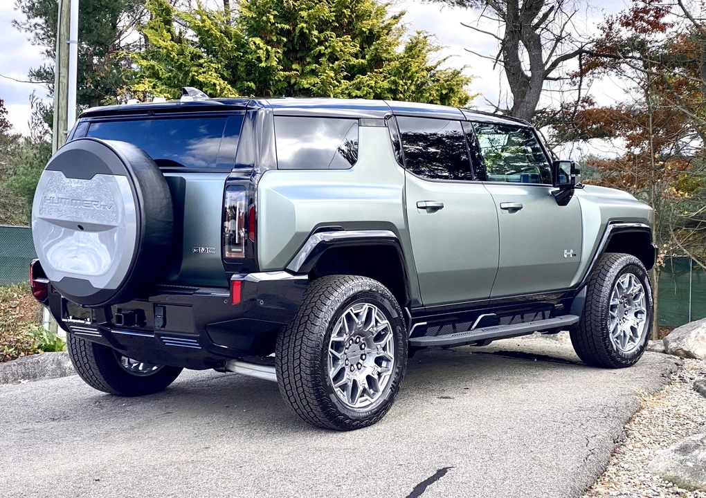 2024 GMC Hummer EV - Image 31 of 31