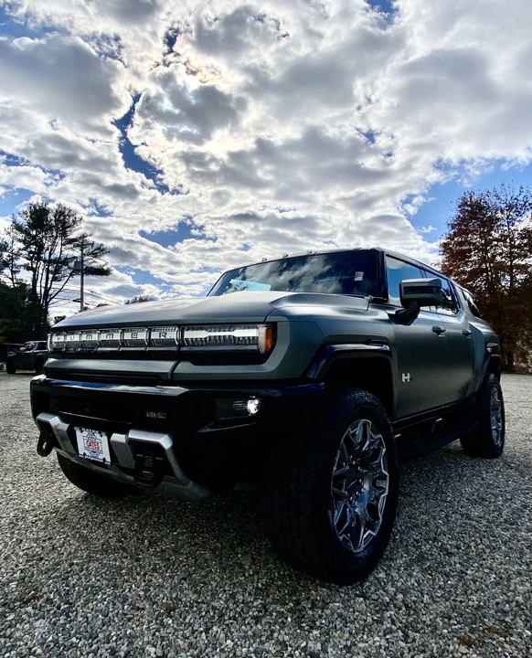 2024 GMC Hummer EV - Image 2 of 31