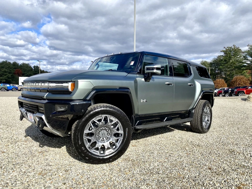 2024 GMC Hummer EV - Image 4 of 31