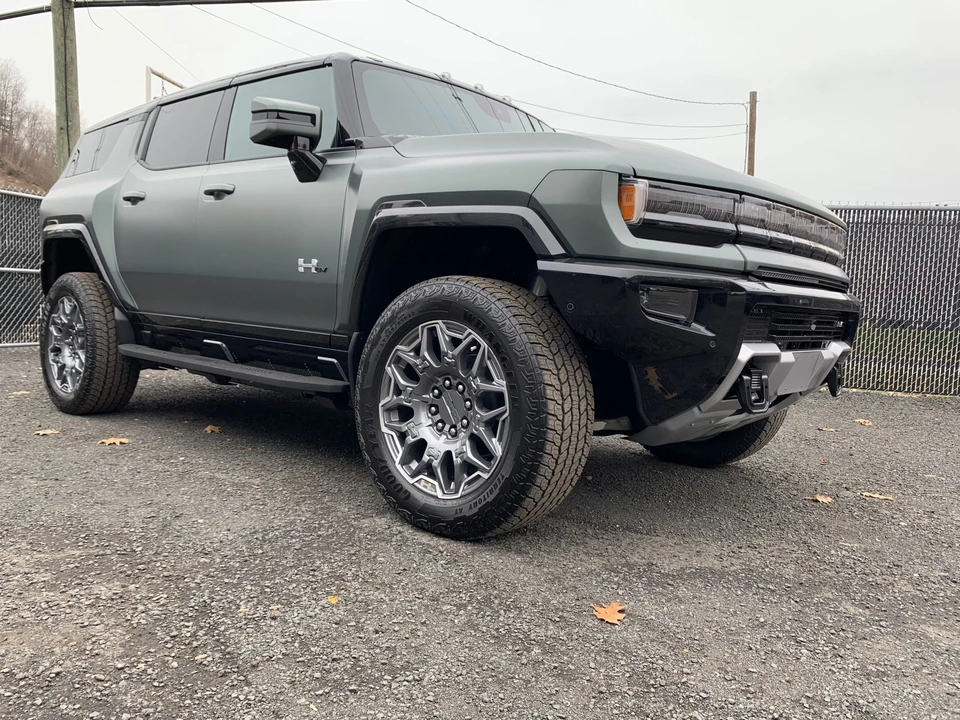 2024 GMC Hummer EV - Image 2 of 31