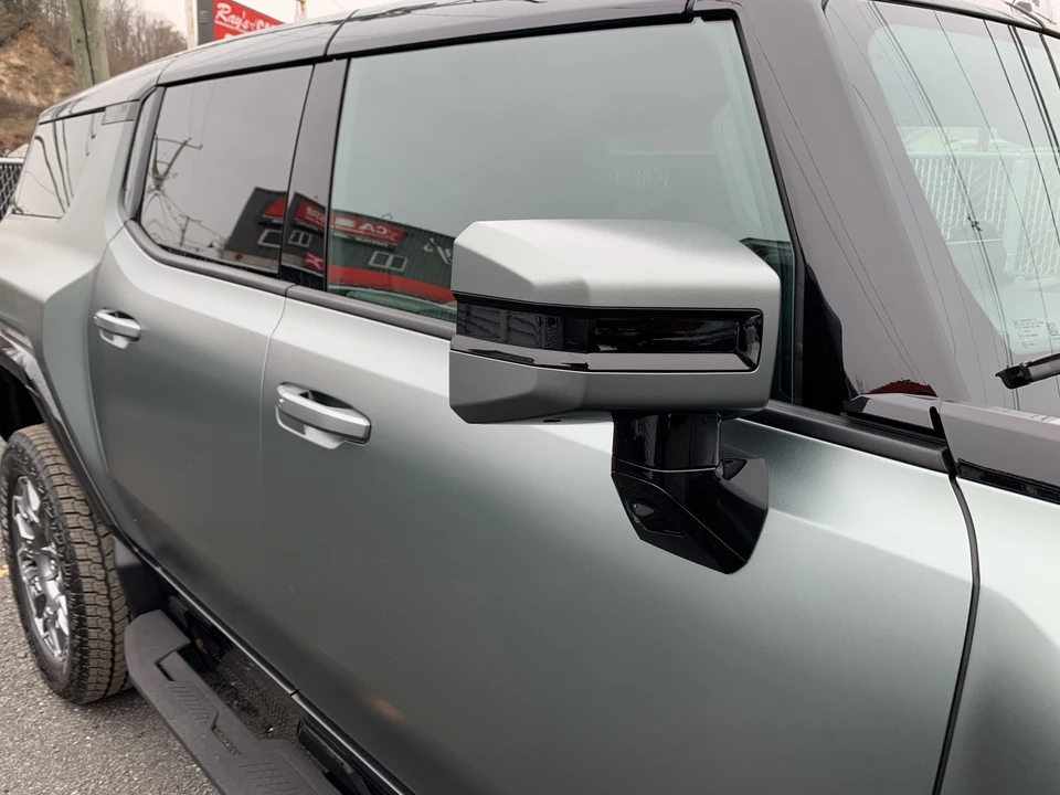 2024 GMC Hummer EV - Image 15 of 31