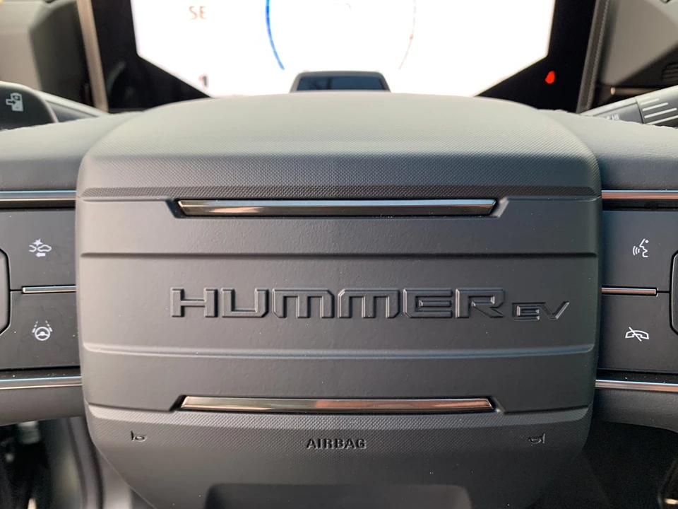 2024 GMC Hummer EV - Image 30 of 31