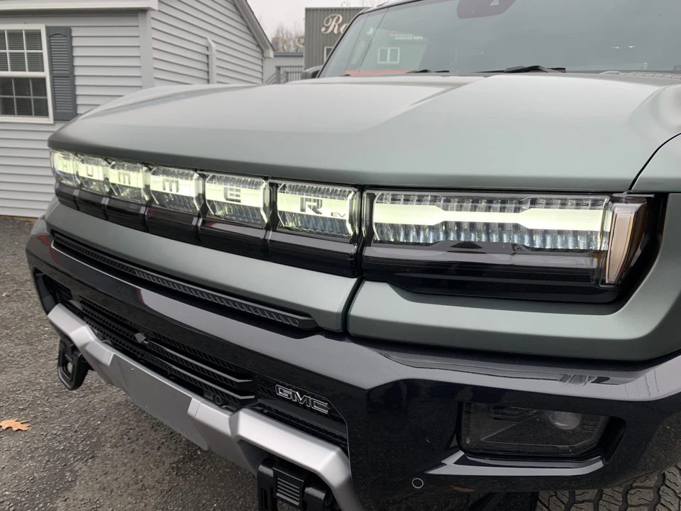 2024 GMC Hummer EV - Image 12 of 31