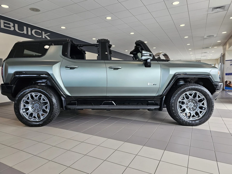 2024 GMC Hummer EV - Image 4 of 31