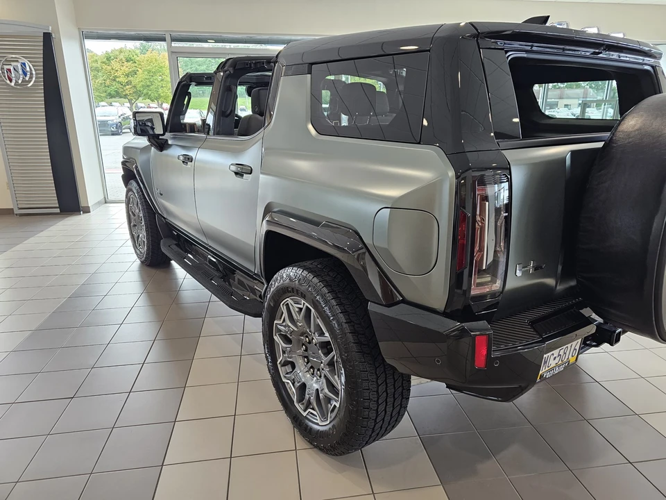 2024 GMC Hummer EV - Image 6 of 31