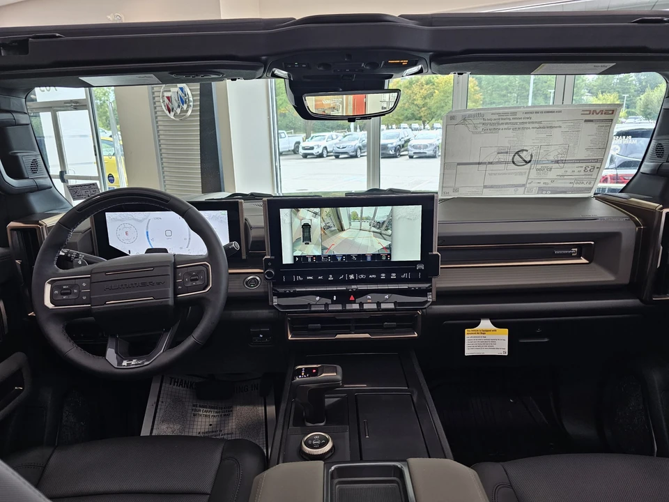 2024 GMC Hummer EV - Image 24 of 31