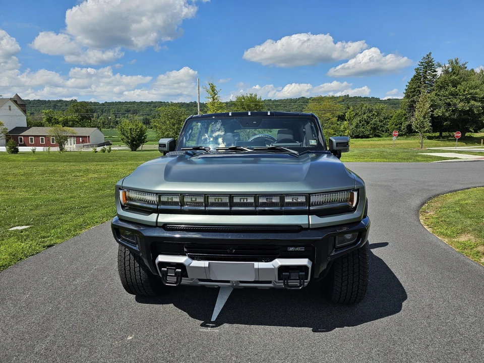 2024 GMC Hummer EV - Image 8 of 31