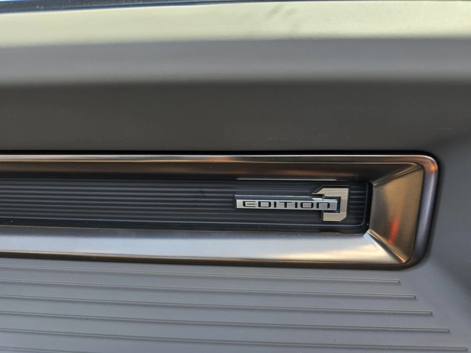 2024 GMC Hummer EV - Image 28 of 31