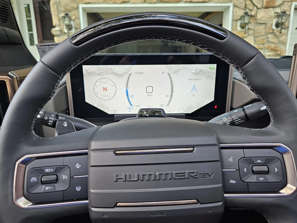 2024 GMC Hummer EV - Image 31 of 31