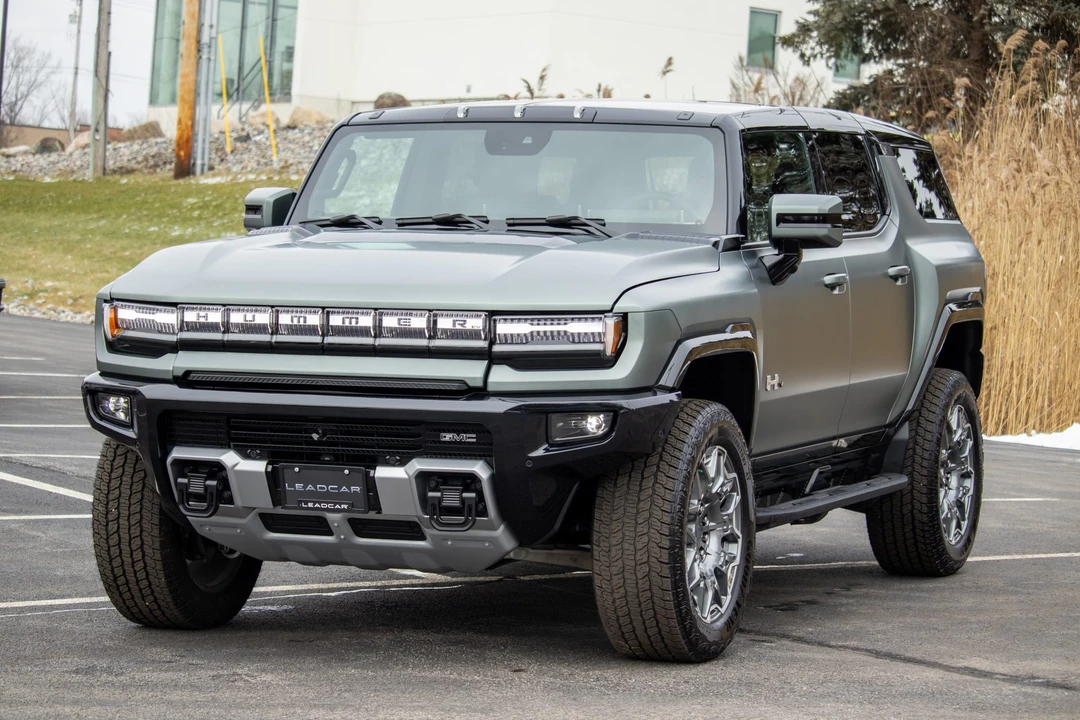 2024 GMC Hummer EV - Image 2 of 31