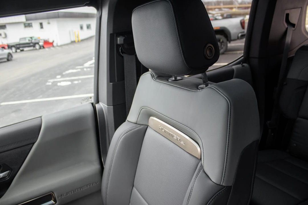 2024 GMC Hummer EV - Image 30 of 31