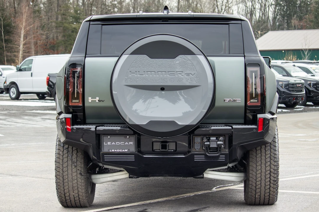 2024 GMC Hummer EV - Image 7 of 31