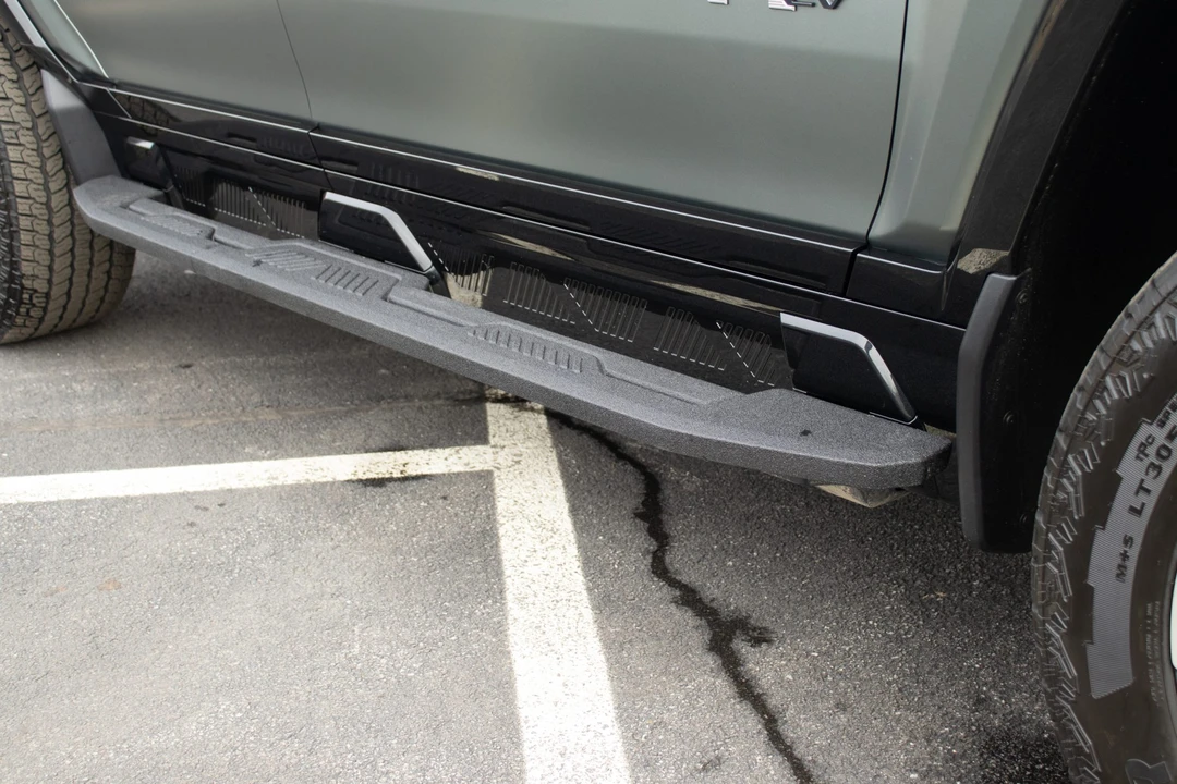 2024 GMC Hummer EV - Image 22 of 31