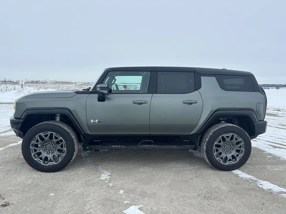 2024 GMC Hummer EV - Image 6 of 31