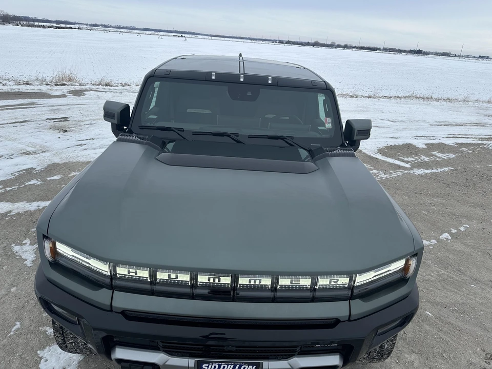 2024 GMC Hummer EV - Image 29 of 31