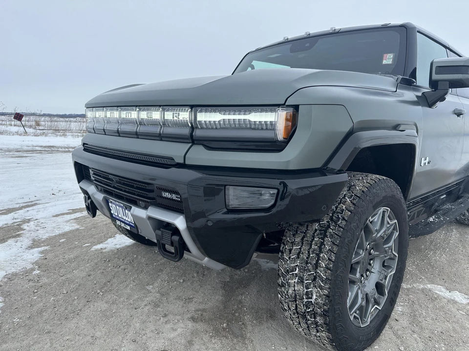 2024 GMC Hummer EV - Image 30 of 31
