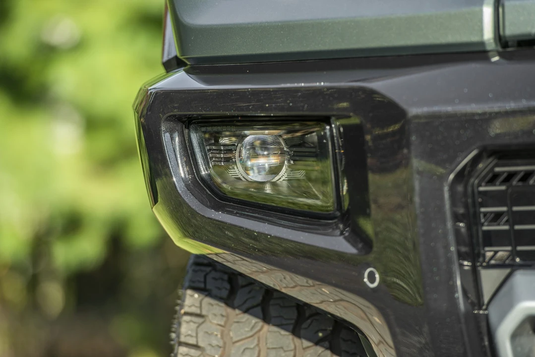 2024 GMC Hummer EV - Image 28 of 31