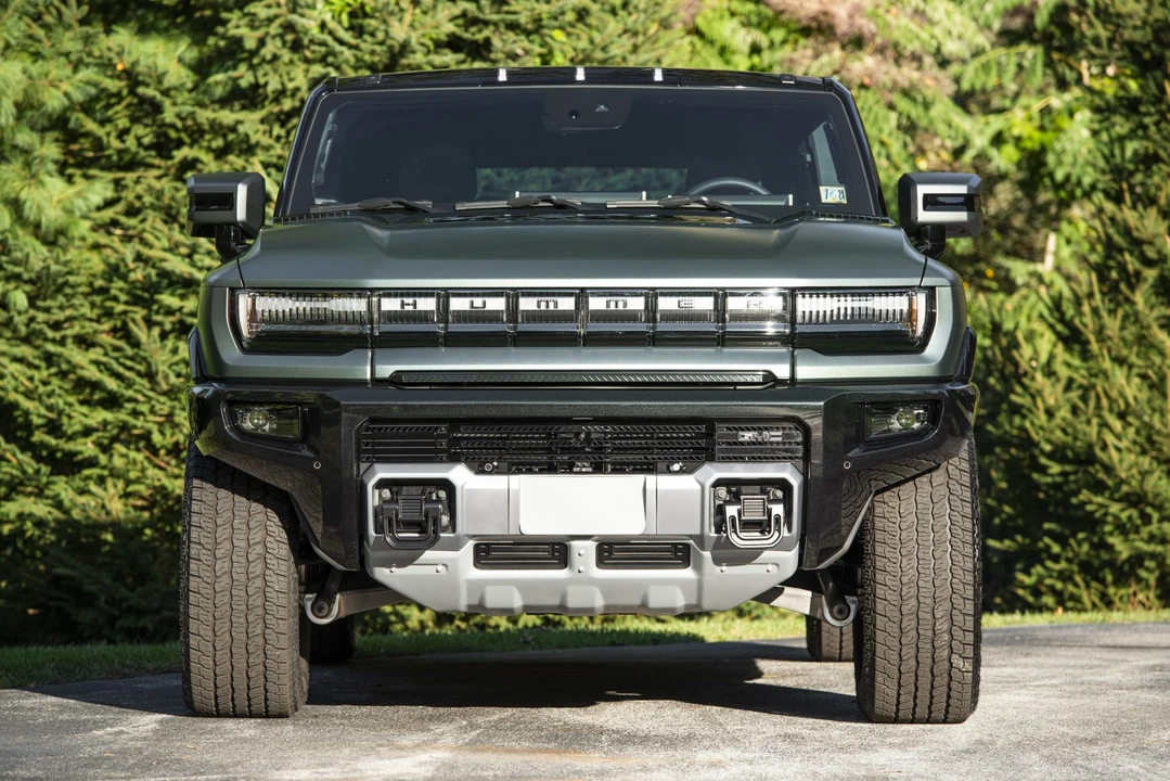 2024 GMC Hummer EV - Image 3 of 31
