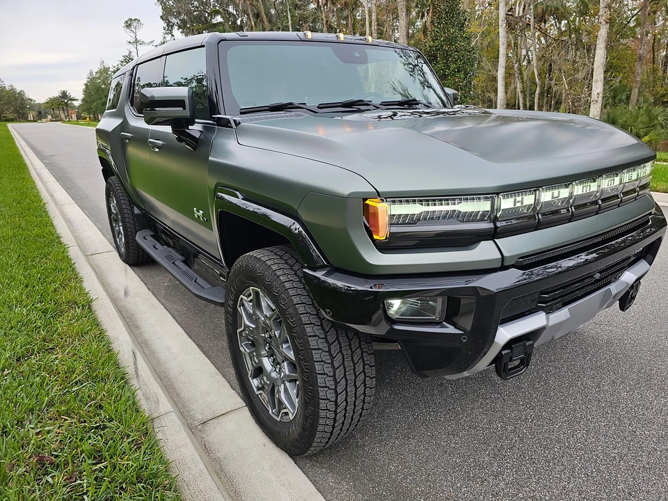 2024 GMC Hummer EV - Image 23 of 31