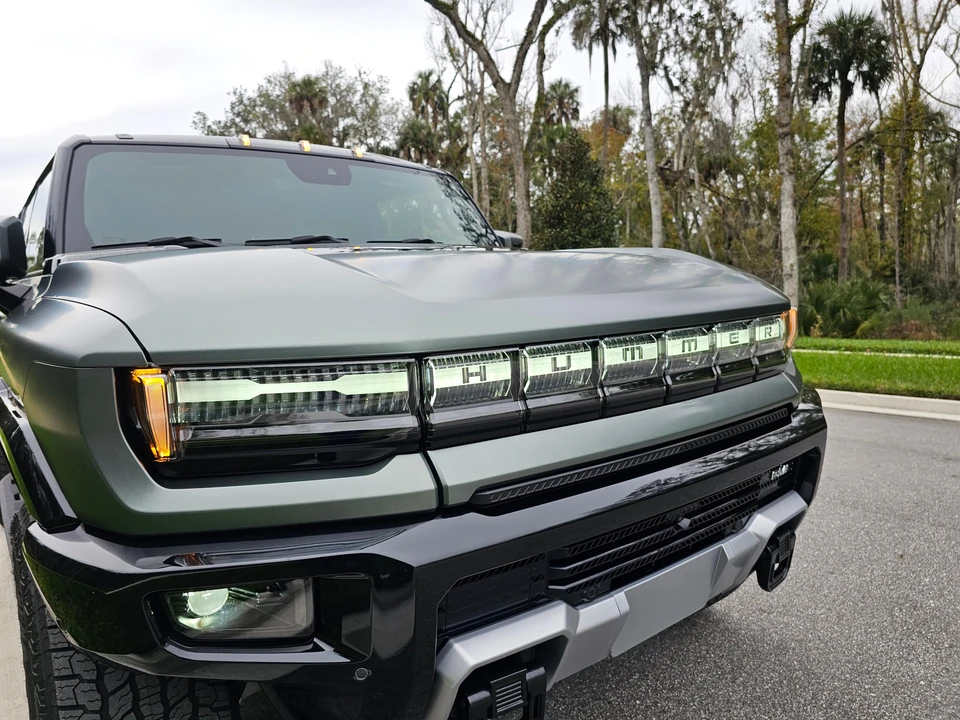 2024 GMC Hummer EV - Image 29 of 31