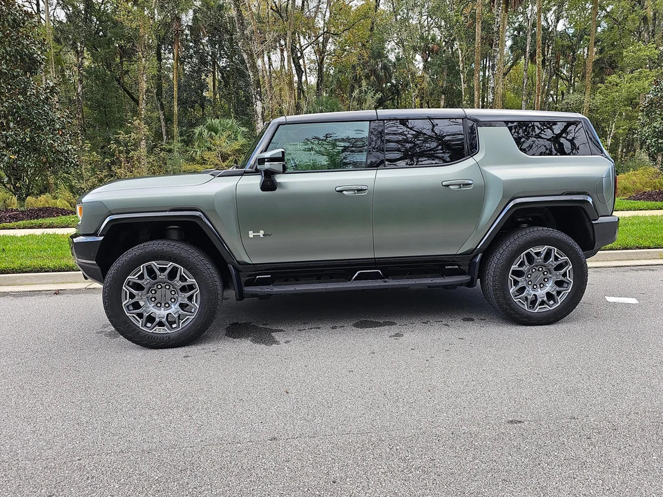 2024 GMC Hummer EV - Image 14 of 31