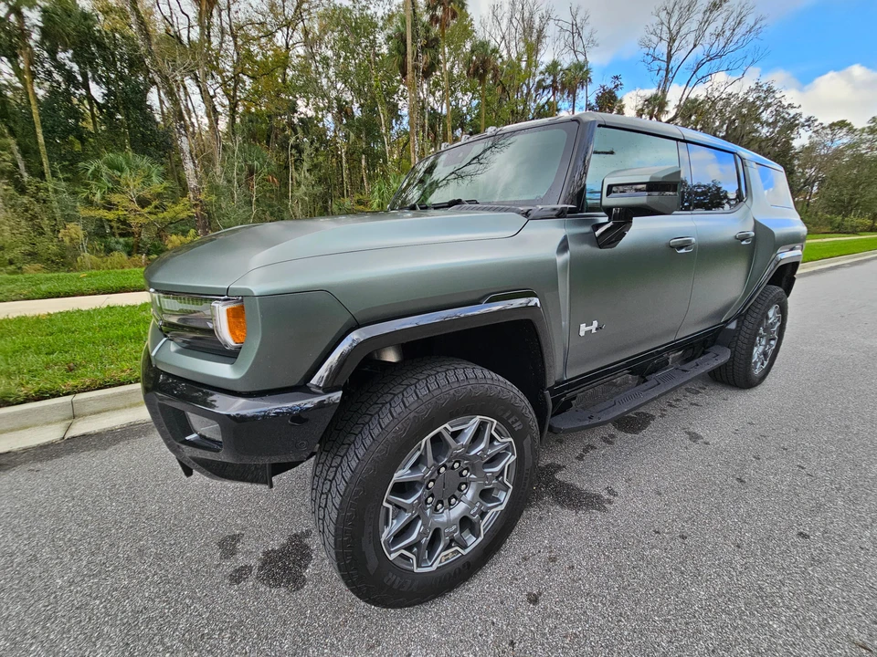 2024 GMC Hummer EV - Image 13 of 31