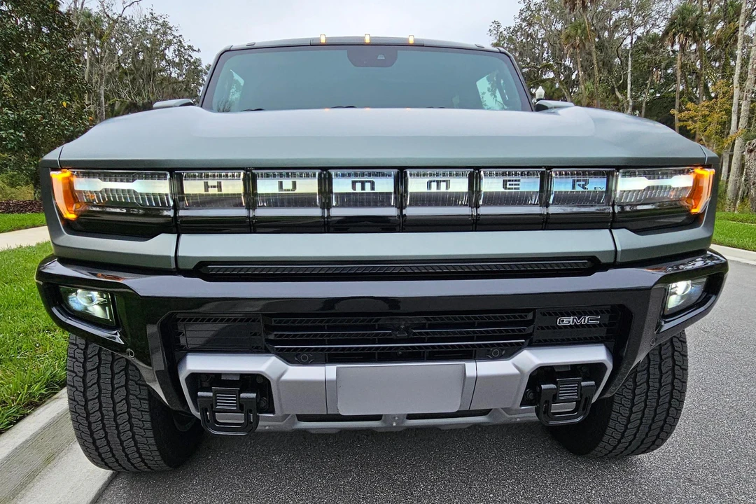 2024 GMC Hummer EV - Image 2 of 31