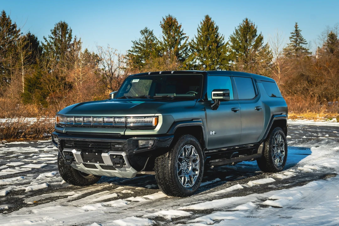 2024 GMC Hummer EV - Image 5 of 31