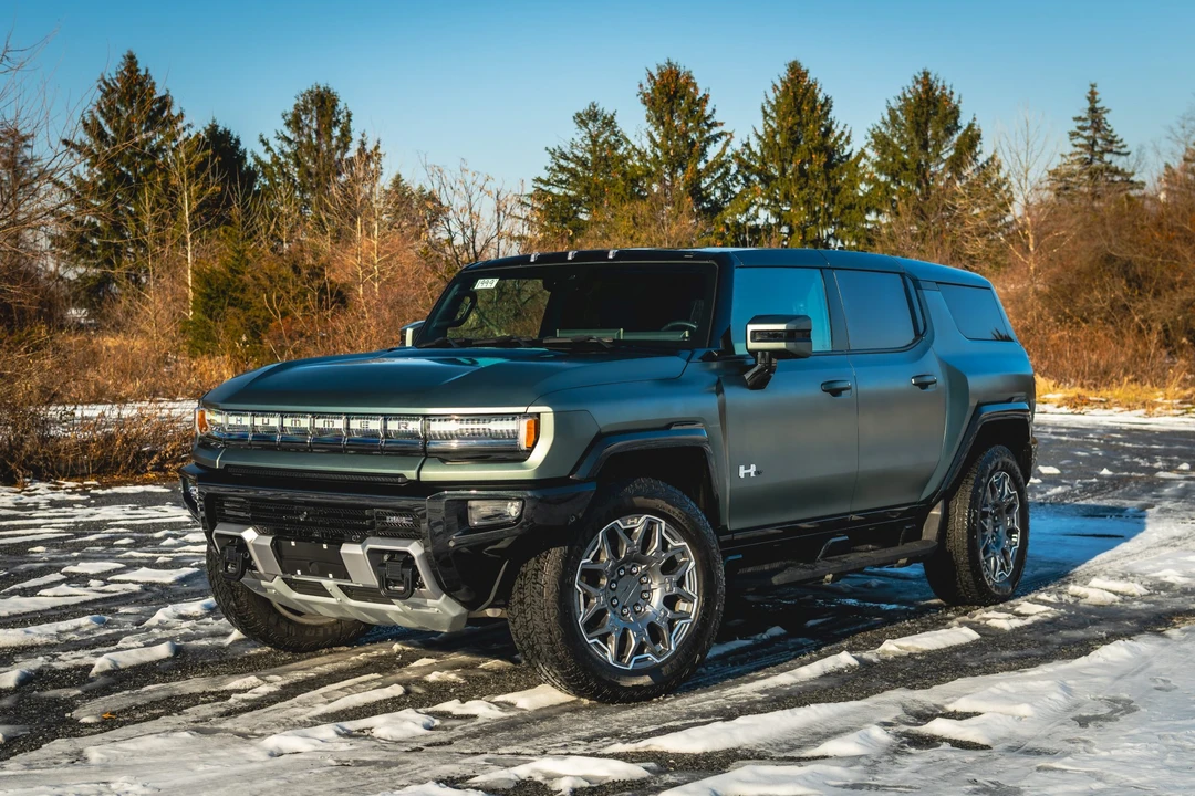 2024 GMC Hummer EV - Image 4 of 31